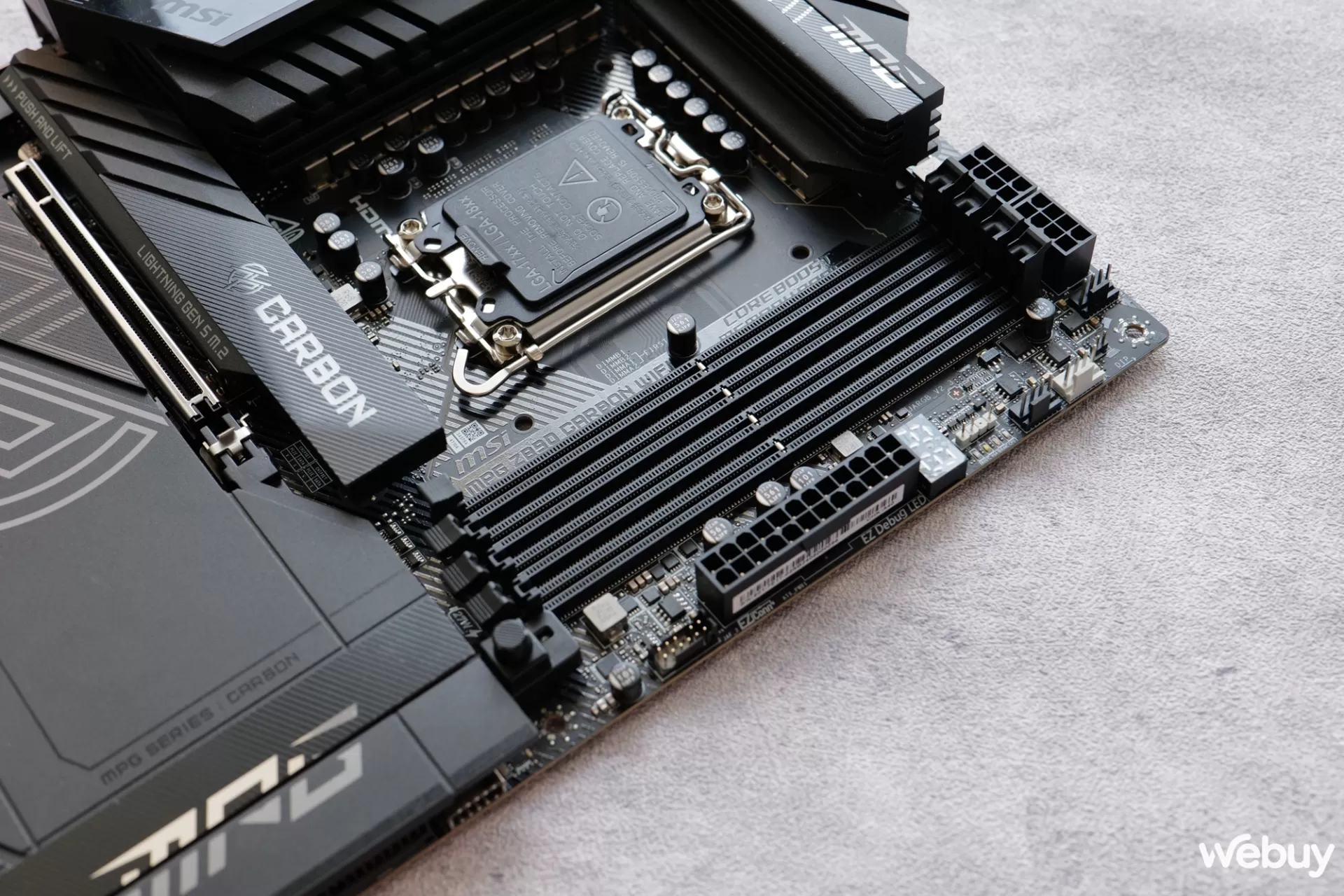 Trên tay MSI MPG Z890 CARBON WIFI: Thêm một lựa chọn bo mạch chủ dành cho Intel Core Ultra 200S có tính tiện lợi cao- Ảnh 7. Trên tay MSI MPG Z890 CARBON WIFI: Thêm một lựa chọn bo mạch chủ dành cho Intel Core Ultra 200S có tính tiện lợi cao- Ảnh 7.