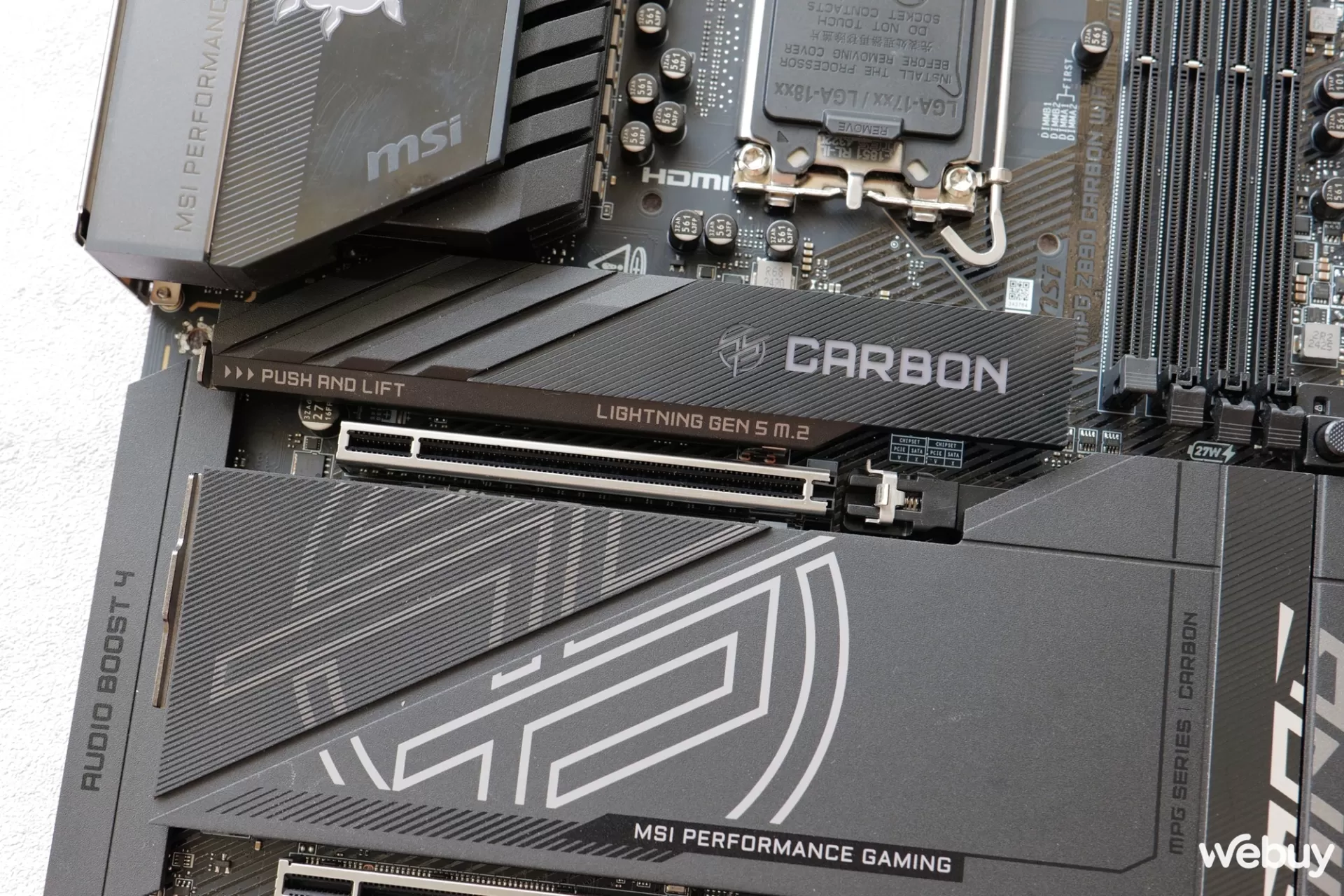 Trên tay MSI MPG Z890 CARBON WIFI: Thêm một lựa chọn bo mạch chủ dành cho Intel Core Ultra 200S có tính tiện lợi cao- Ảnh 8. Trên tay MSI MPG Z890 CARBON WIFI: Thêm một lựa chọn bo mạch chủ dành cho Intel Core Ultra 200S có tính tiện lợi cao- Ảnh 8.