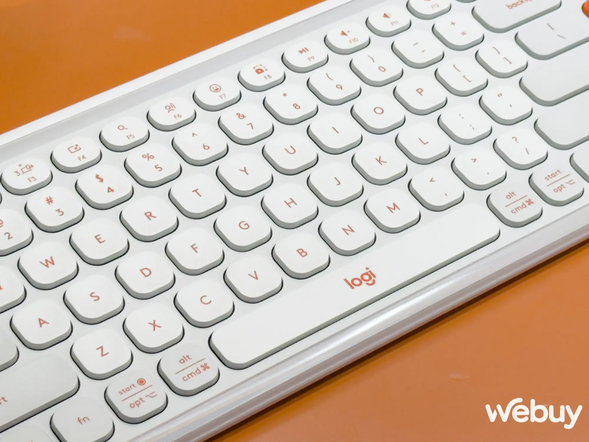 Cận cảnh mẫu bàn phím dành cho những ai thích phong cách trẻ trung cá tính và năng động- Ảnh 7. Cận cảnh mẫu bàn phím dành cho những ai thích phong cách trẻ trung cá tính và năng động- Ảnh 7.